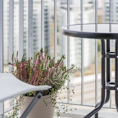 City Sky Studio Mit Balkon Bécs Kültér fotó