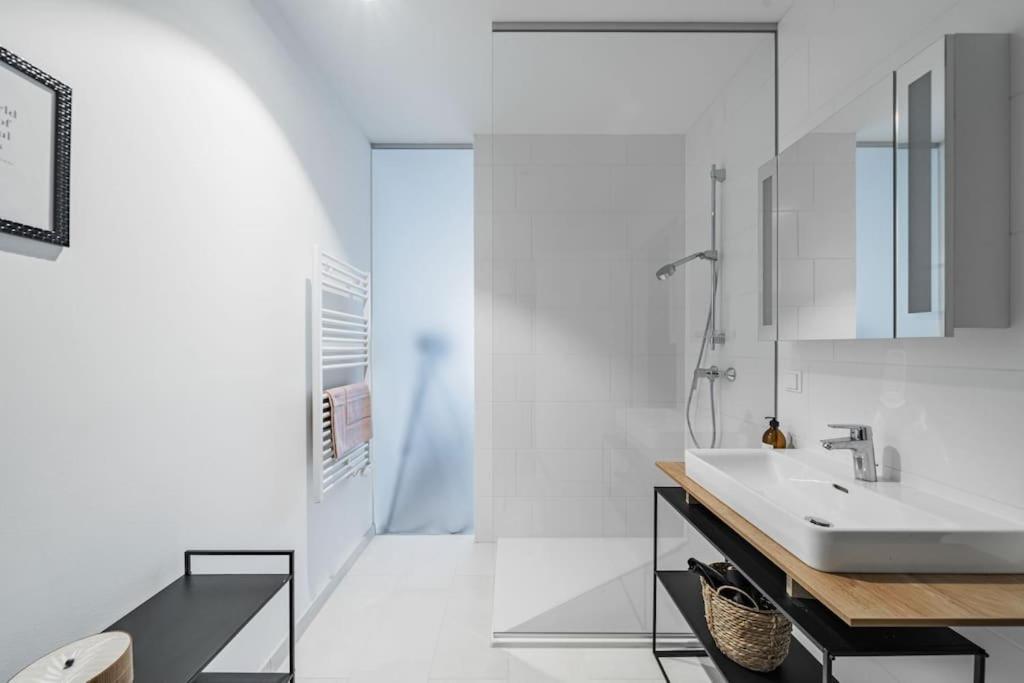 City Sky Studio Mit Balkon Bécs Kültér fotó