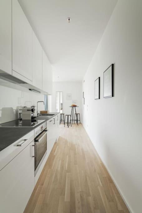 City Sky Studio Mit Balkon Bécs Kültér fotó