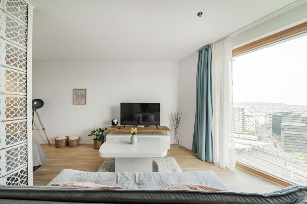 City Sky Studio Mit Balkon Bécs Kültér fotó